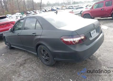 2011 Mercedes-Benz E 350 4Matic z USA, uszkodzony, nr VIN WDDHF8HB7BA279911